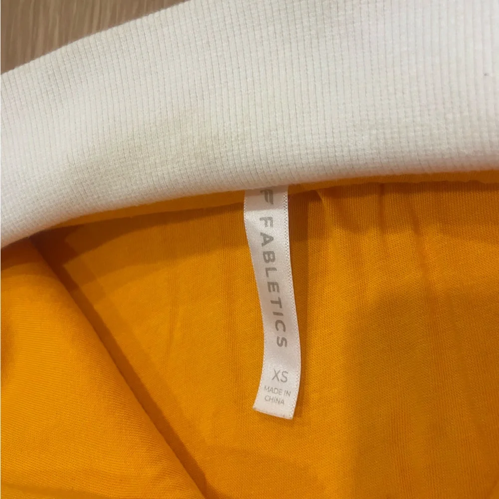 Fabletics Quarter Zip - Picture 3 of 3